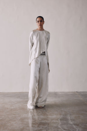 Naia Asymmetric Top