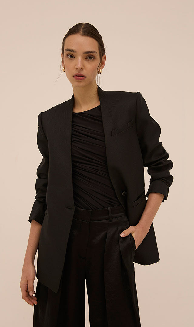 Jeel Boxy Blazer in Black - Abadia