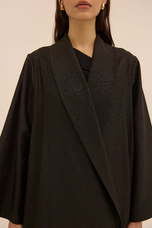 Opera Bisht in Black - Abadia