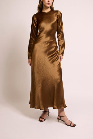 cleo-in-brown-pf25 1jpg