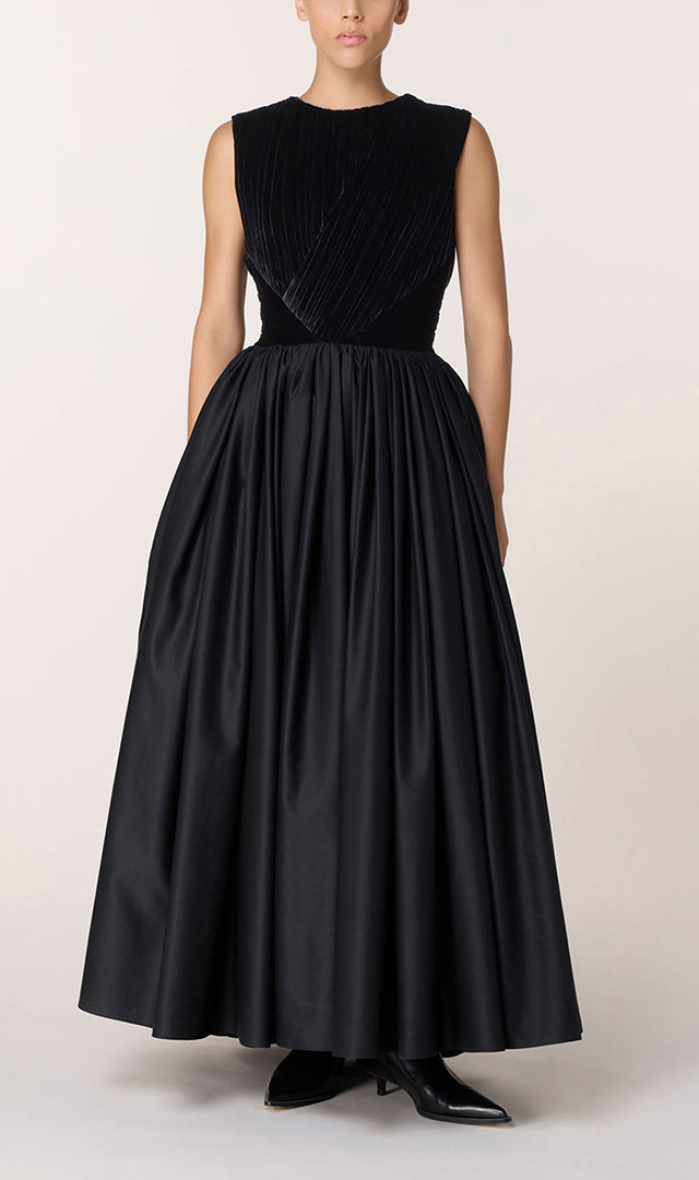 files/pleated-bodice-maxi-dress-black-b-640x1080.jpg