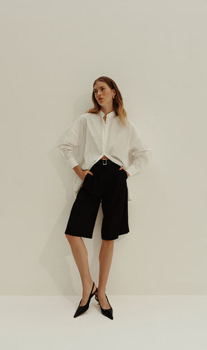 Mid Rise Bermuda Shorts in Black - Abadia