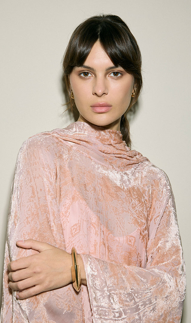 files/velvet-abadia-kaftan-in-pink_2.jpg