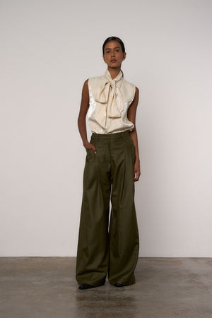 Wide Leg Pocket Detail Pants in Olive - Abadia 