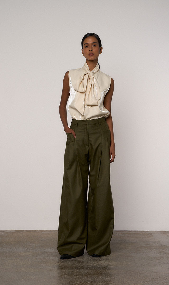 Wide Leg Pocket Detail Pants in Olive - Abadia 